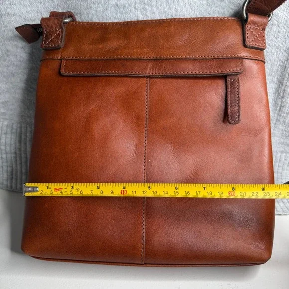 Wild West Leather Crossbody Bag Tan Buckle Flap Zip Pockets Adjustable Strap - Picture 6 of 16